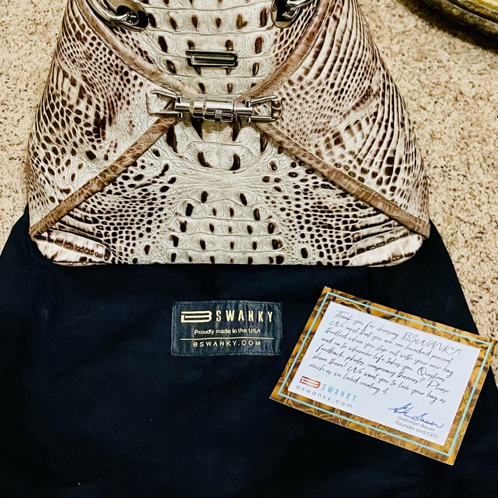 SWANK Women's Tan Crocodile-Embossed Bag